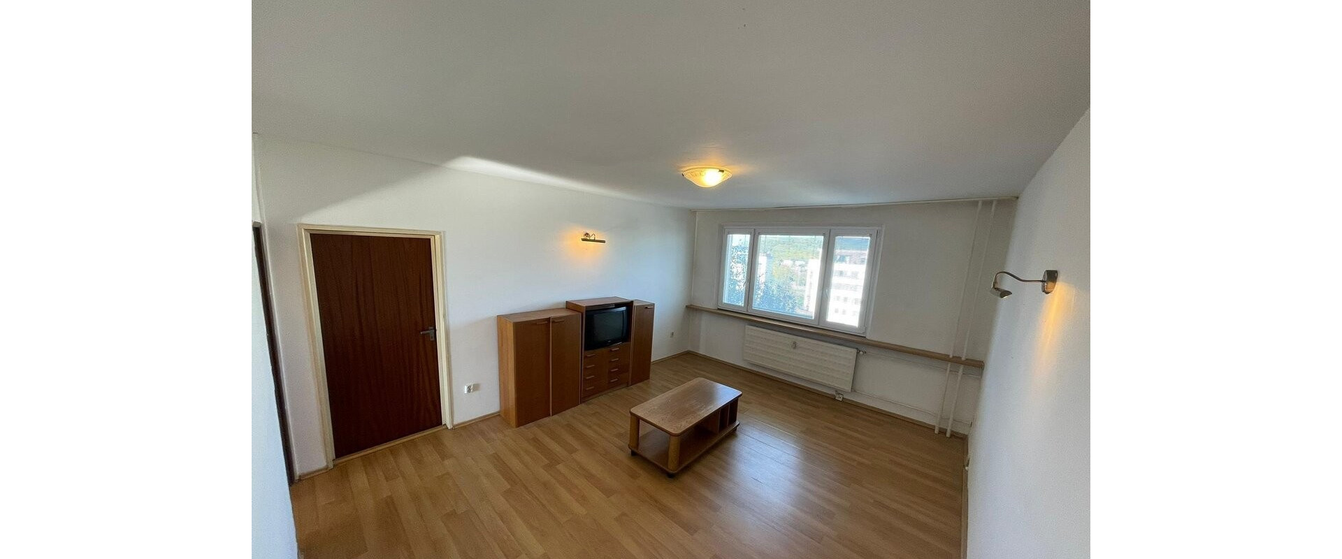 Prenájom 4-izbového bytu – Nedbalova ulica, Nitra