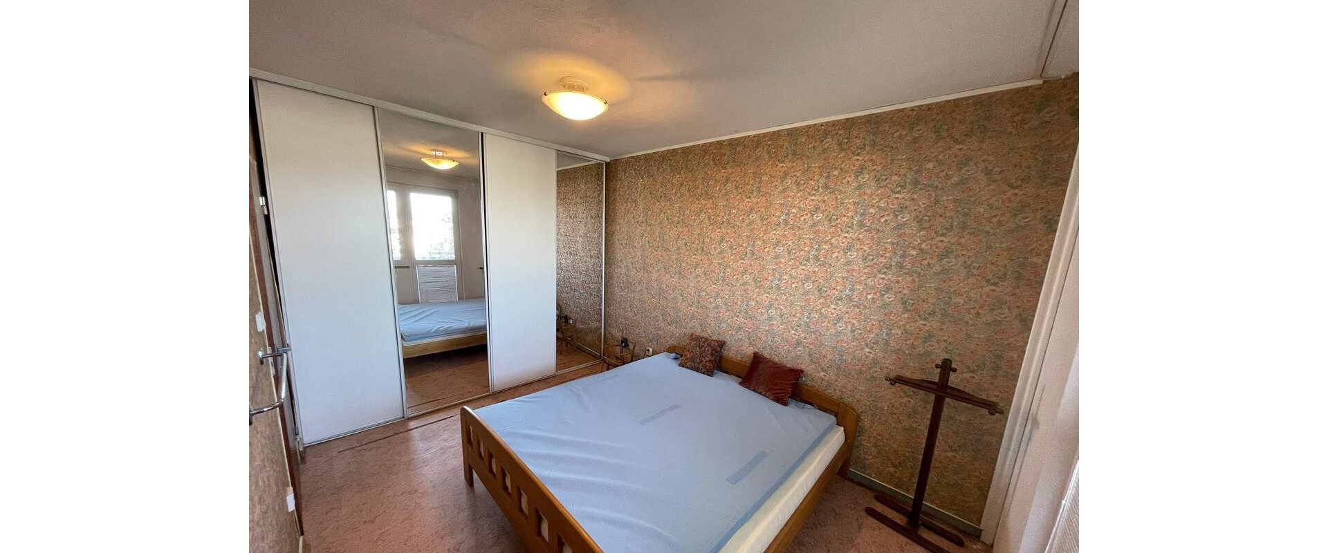 Prenájom 4-izbového bytu – Nedbalova ulica, Nitra