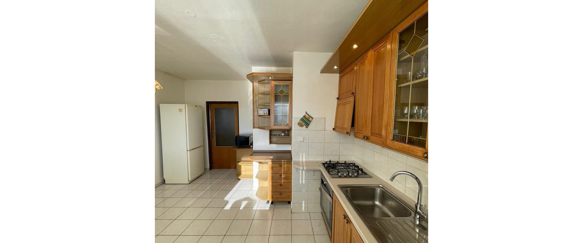 Prenájom 4-izbového bytu – Nedbalova ulica, Nitra