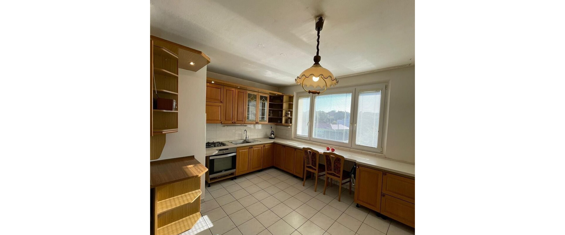 Prenájom 4-izbového bytu – Nedbalova ulica, Nitra