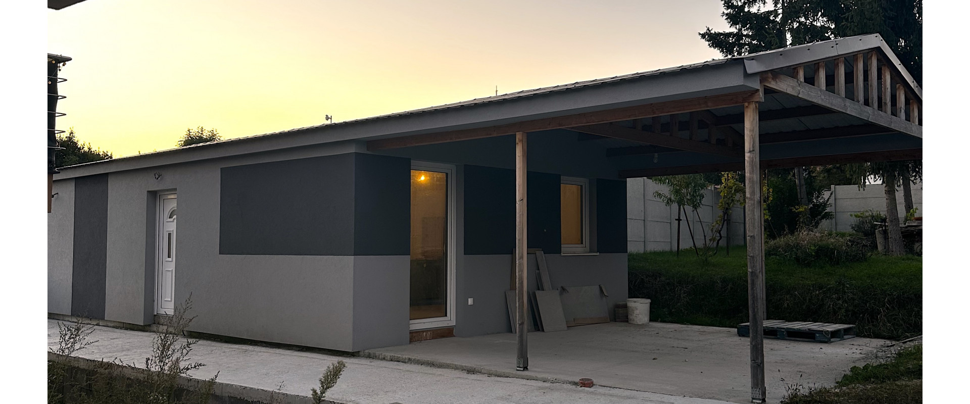 NA PREDAJ 2-izbový drevodom s terasou, nízke náklady, ticho, zeleň – Nitra