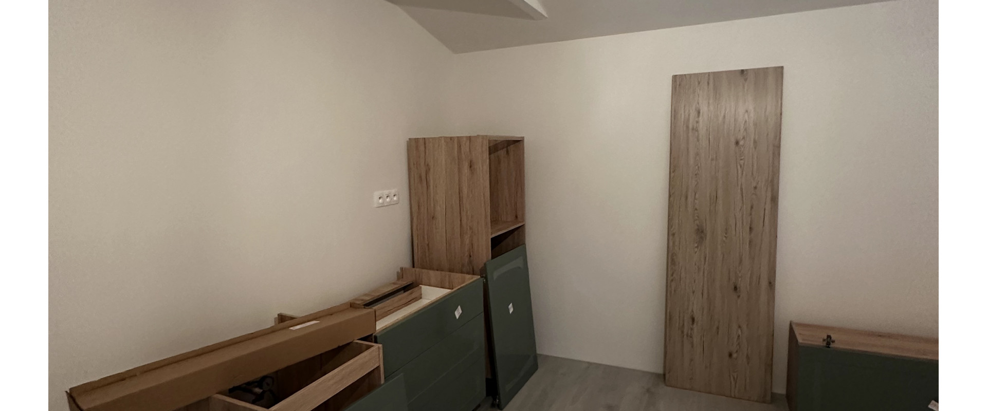 NA PREDAJ 2-izbový drevodom s terasou, nízke náklady, ticho, zeleň – Nitra