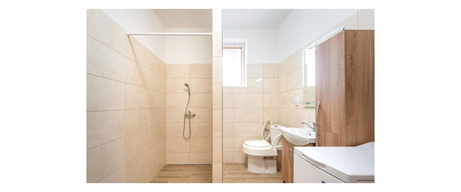 Rodinný dom na veľkom pozemku vo Dvoroch nad Žitavou