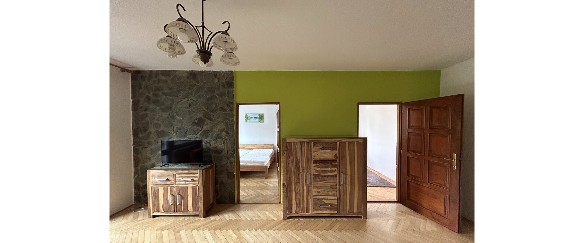 Prenájom zariadeného 3 izbového bytu s balkónom v Nitre na Chrenovej