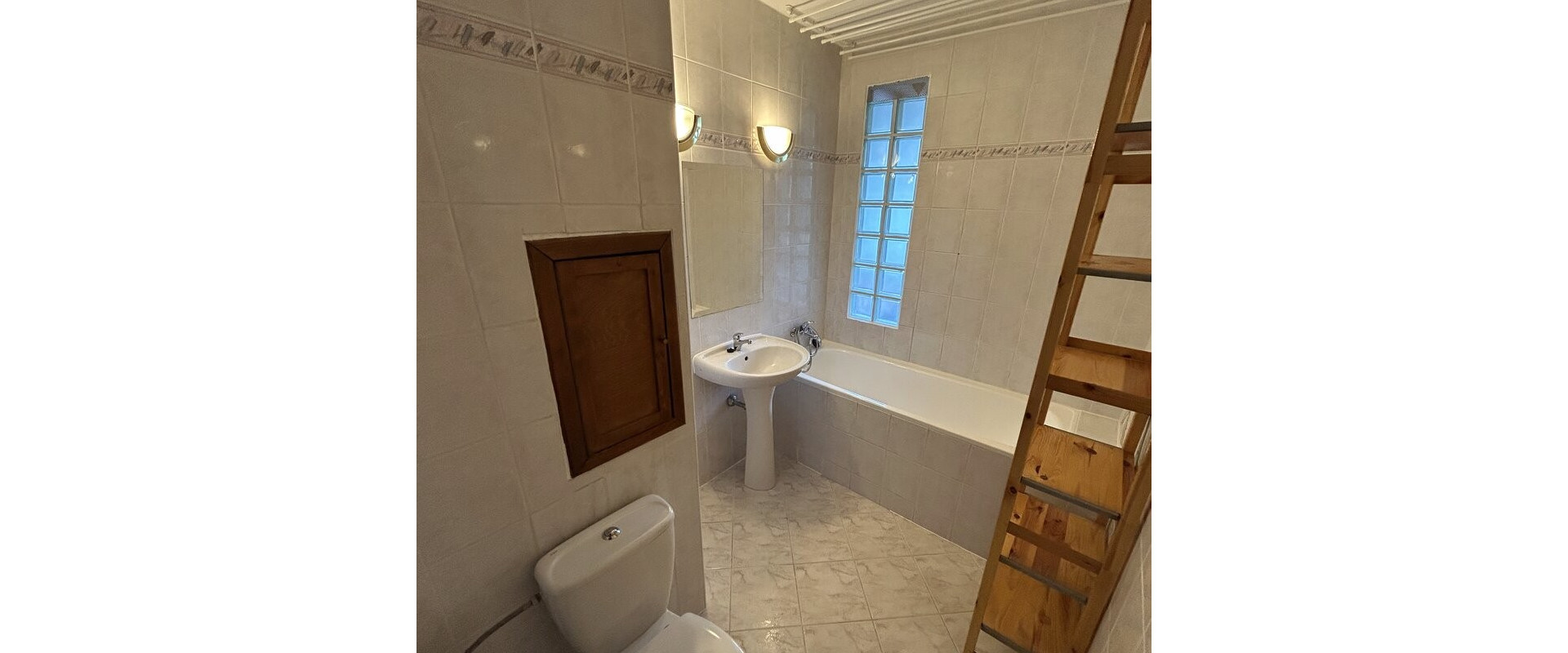 Prenájom zariadeného 3 izbového bytu s balkónom v Nitre na Chrenovej