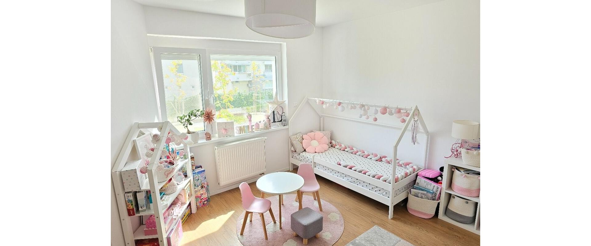 Priestranný 3 izbový byt - podzemné parkovanie, pivnica, loggia - Ružinov Ostredky