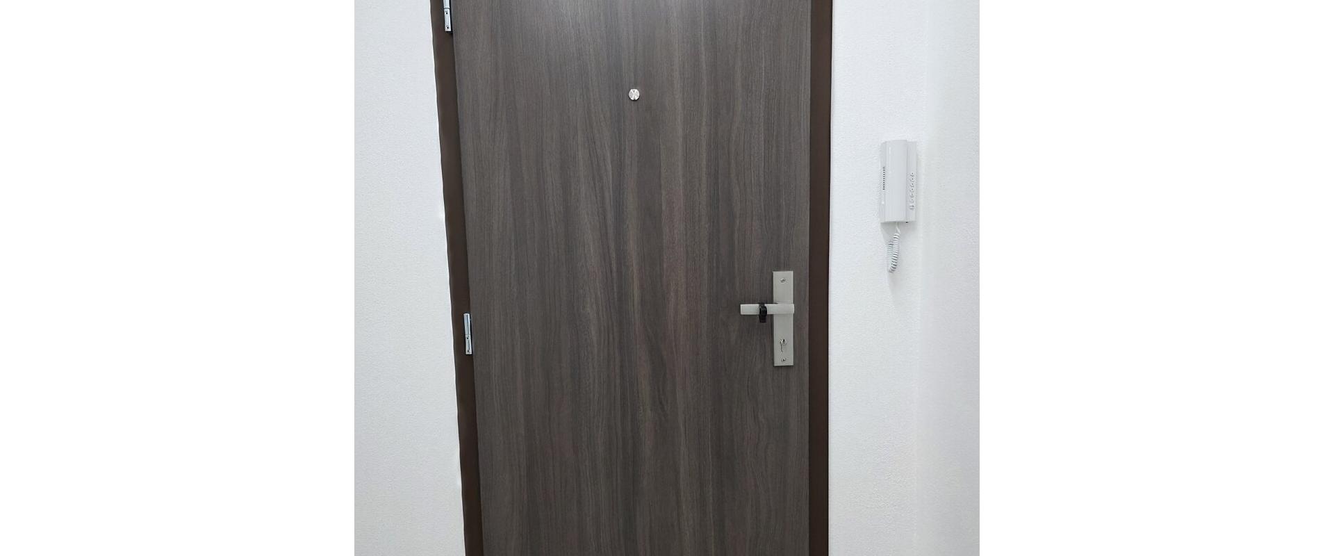 Velkometrážny 4izb.byt  s loggiou na prenájom v Leviciach