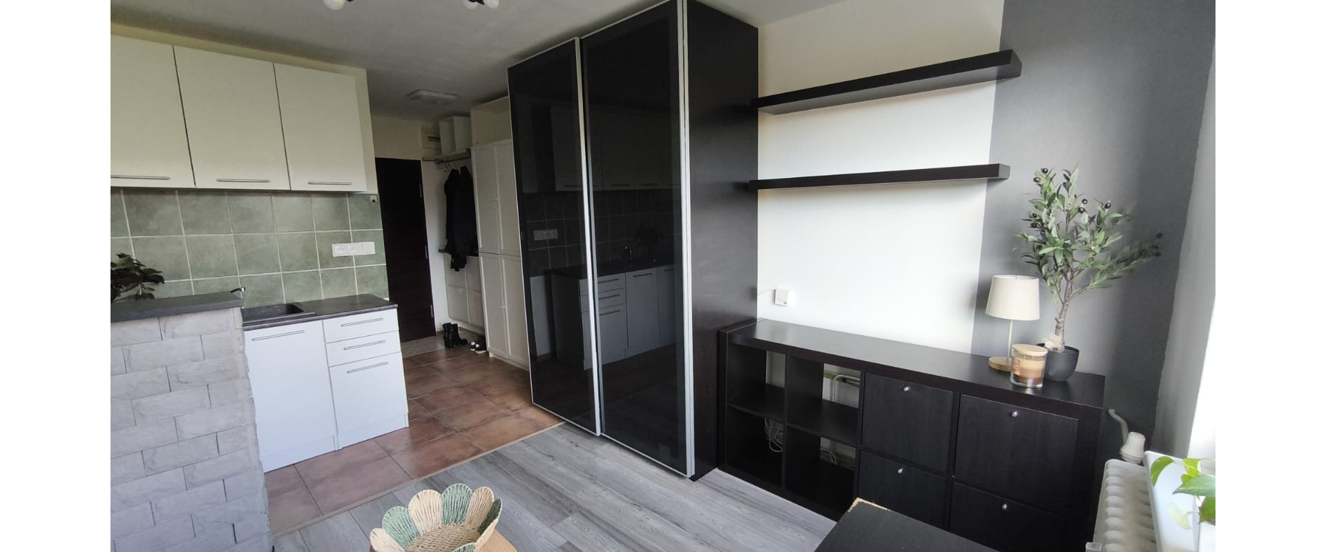 PREDAJ útulnej modernej garsónky v TOP lokalite !