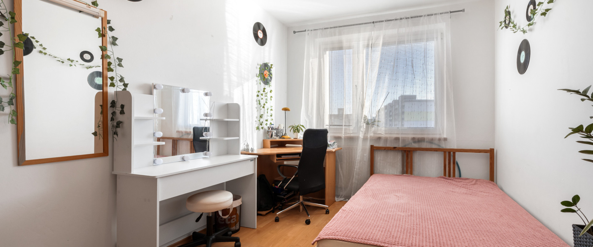 Priestranný 4i byt vo vyhľadávanej lokalite Vrakune!