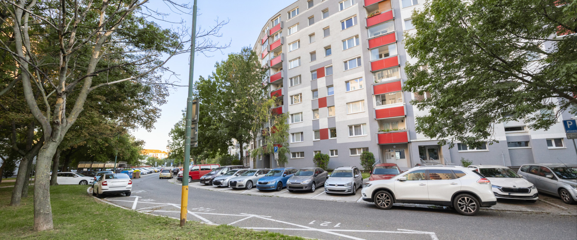 Priestranný 4i byt vo vyhľadávanej lokalite Vrakune!