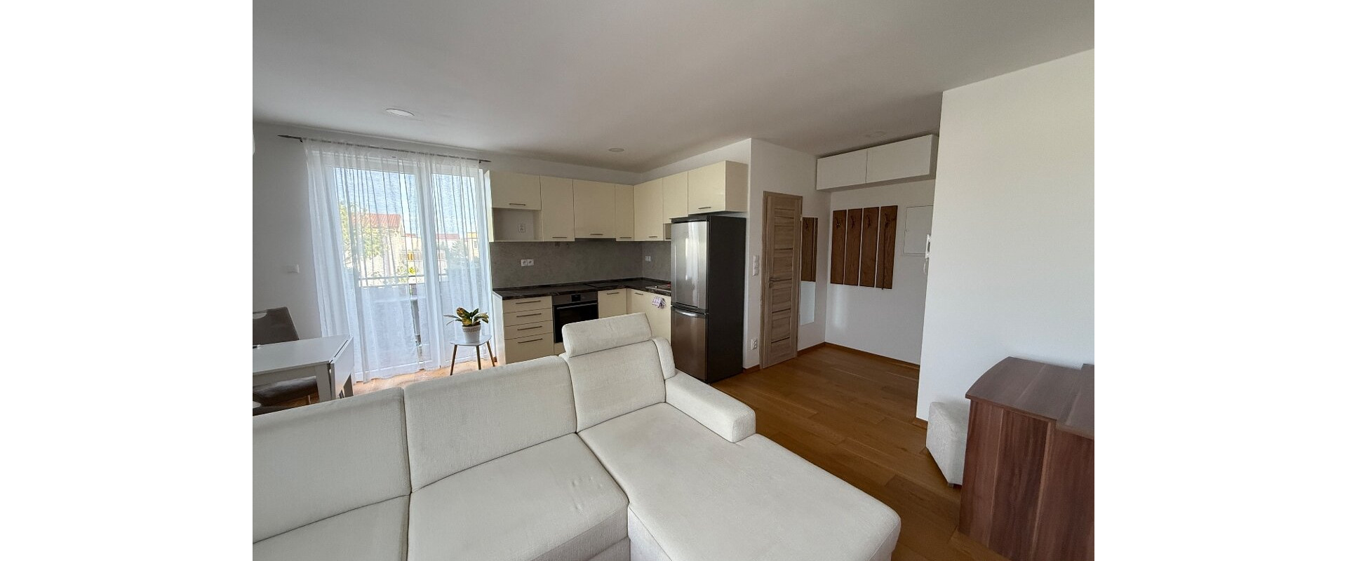 Moderný 2-izbový byt s balkónom – Biely Kostol