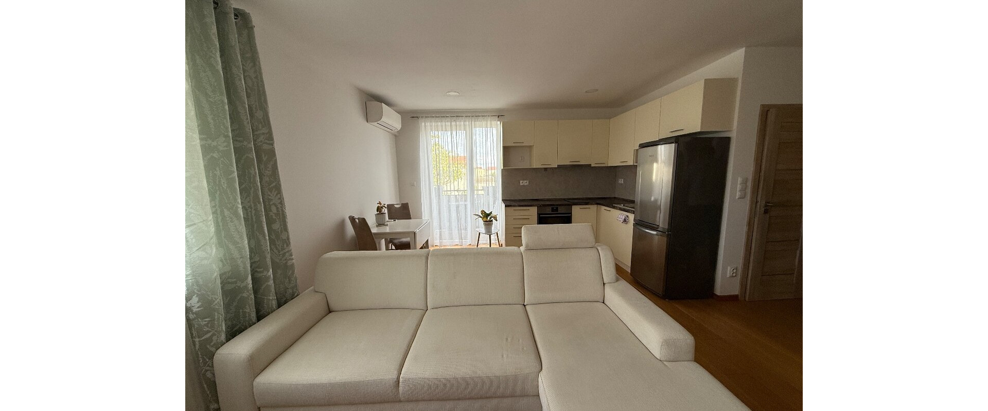 Moderný 2-izbový byt s balkónom – Biely Kostol