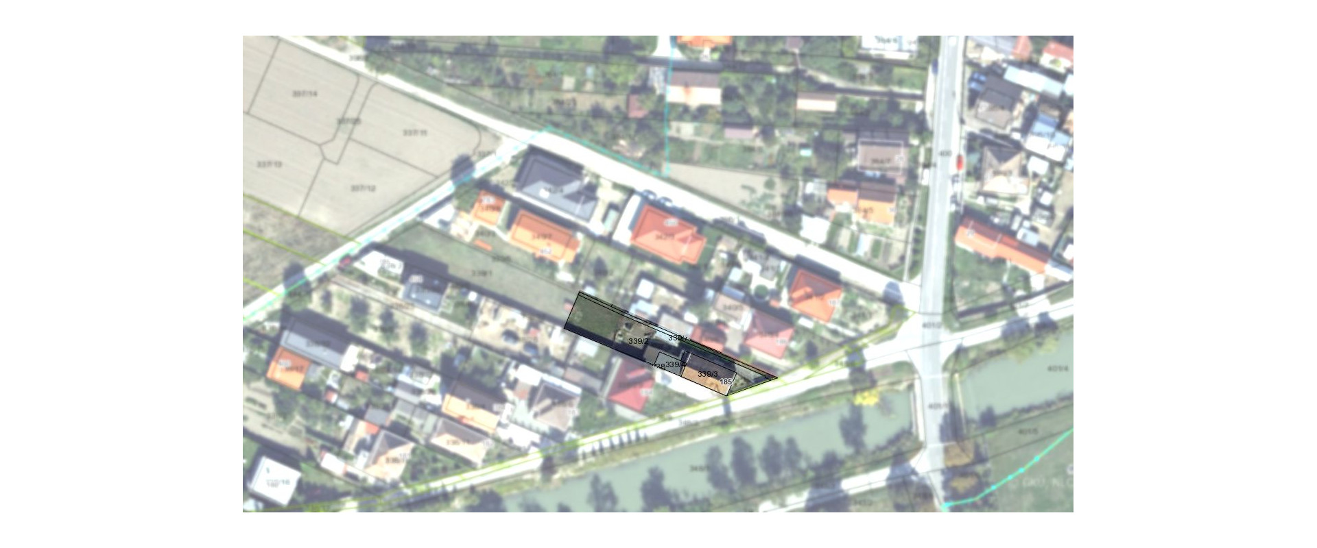 Pozemok s rodinným domom - 605 m2 - Tureň