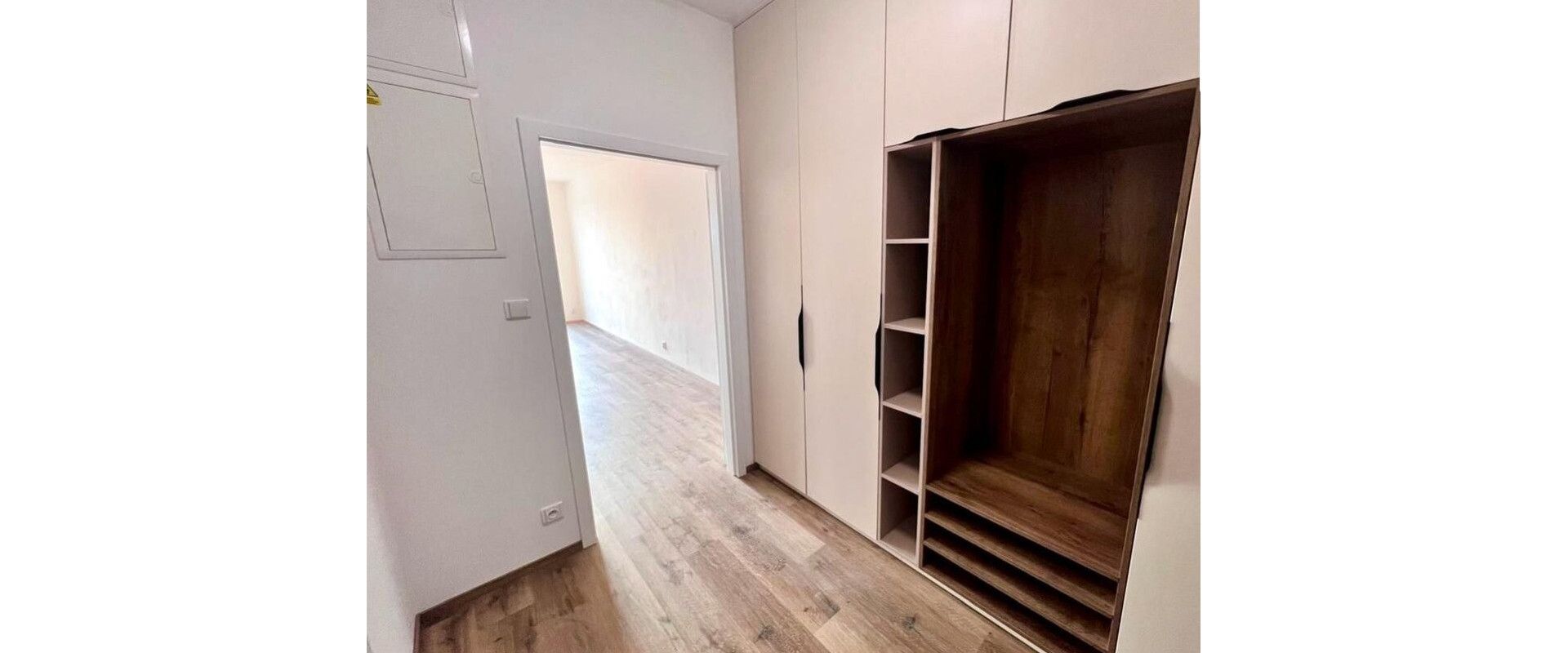 Ponúkame na predaj 2 izbový byt s balkónom za cenu 1 izbového bytu - ideálny pre spoločný začiatok- Karlova Ves