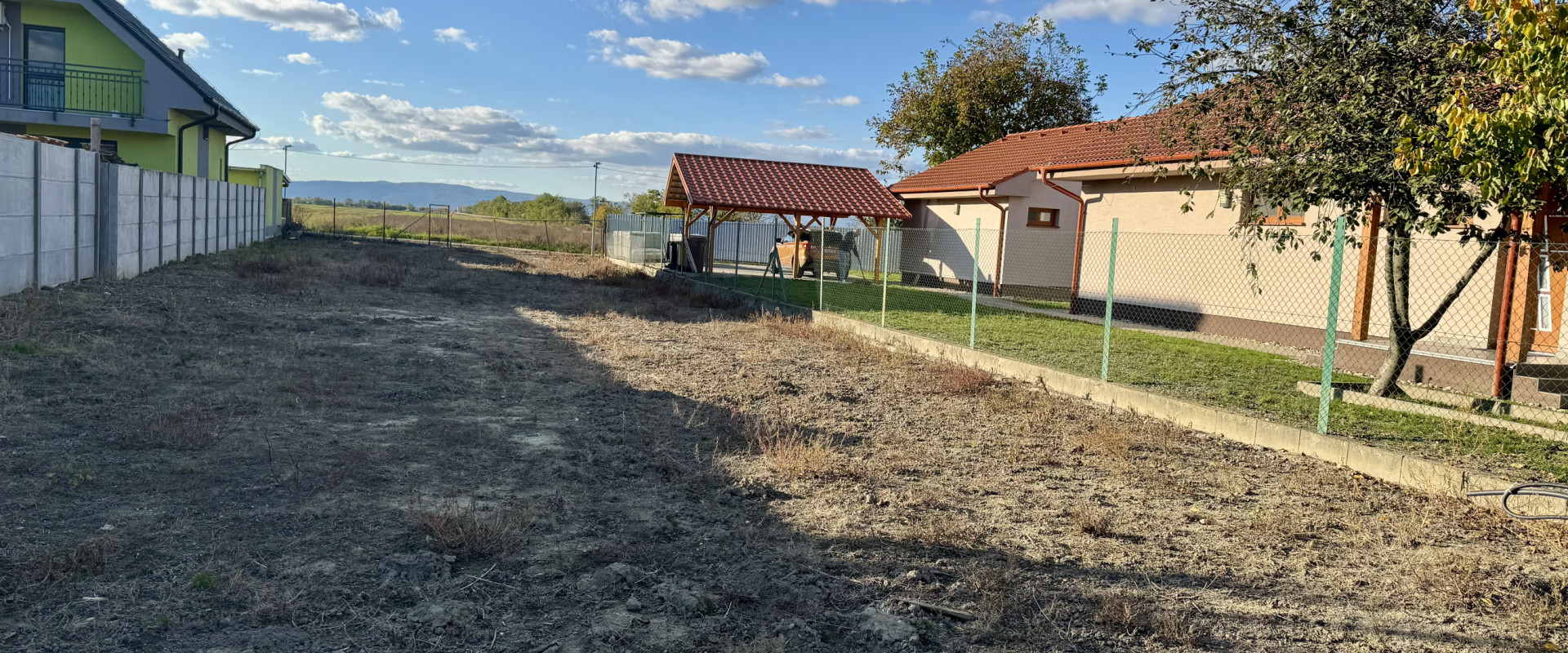 Pozemok 654 m2 - Tureň