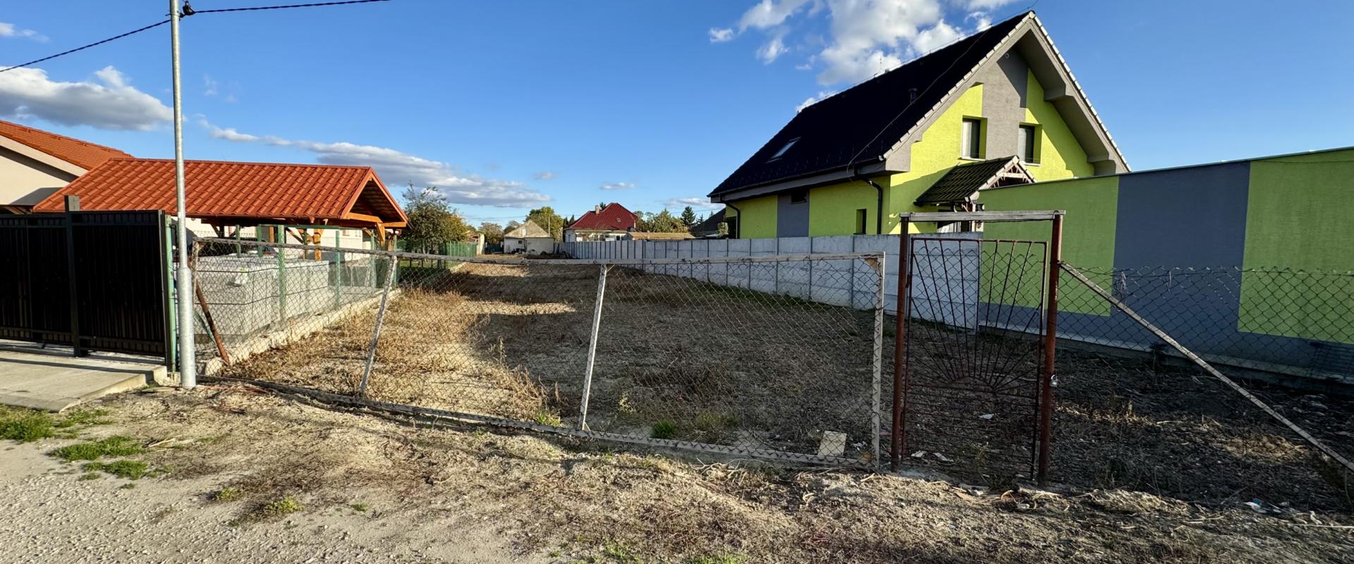 Pozemok 654 m2 - Tureň