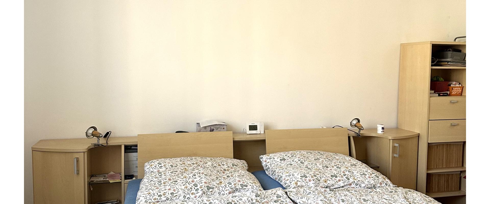 NOVÁ CENA ! Priestranný 5-izbový rodinný dom s dvoma garážami