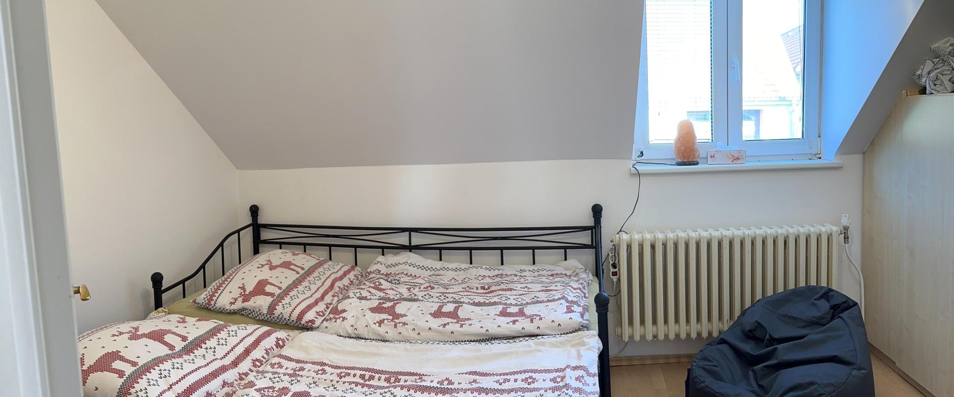 NOVÁ CENA ! Priestranný 5-izbový rodinný dom s dvoma garážami