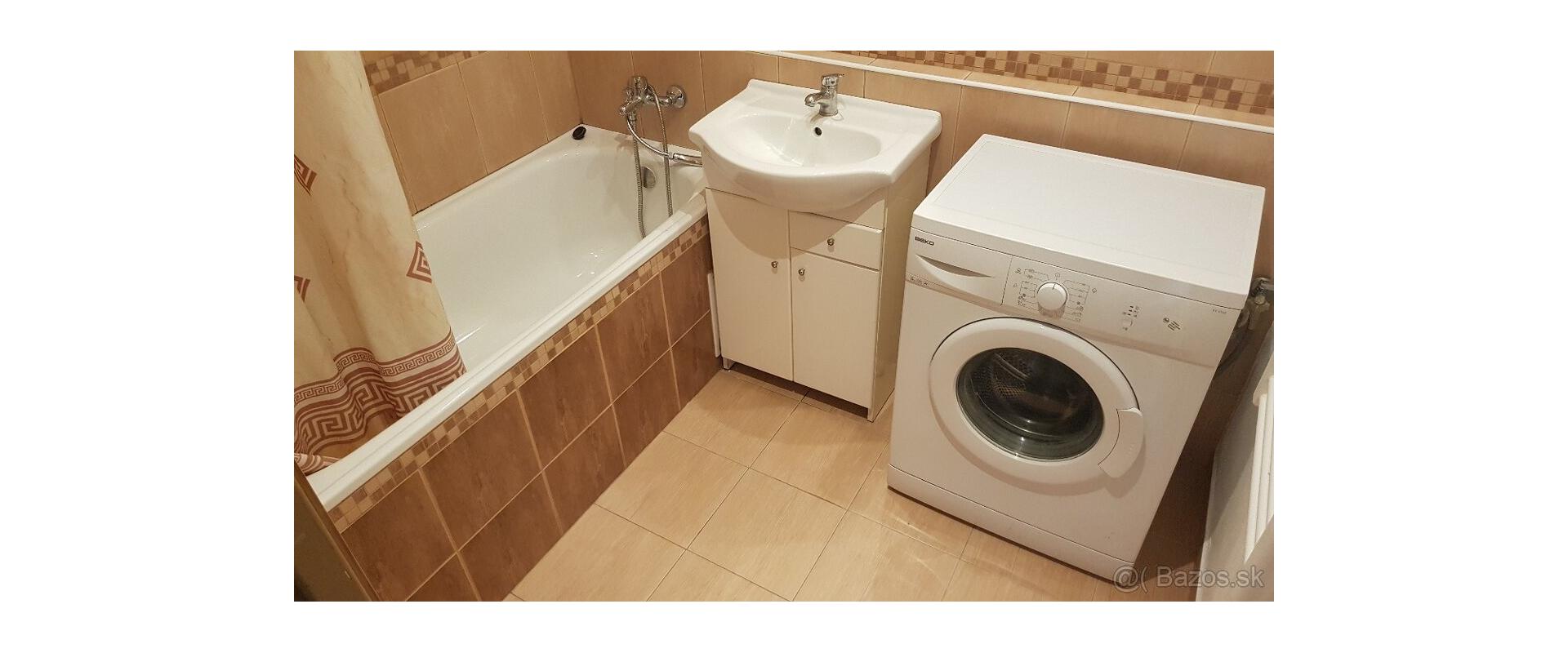 Rezervovane -1 Izbový byt, ul. Boženy Nemcovej, 40m2, balkón, Košice-Sever