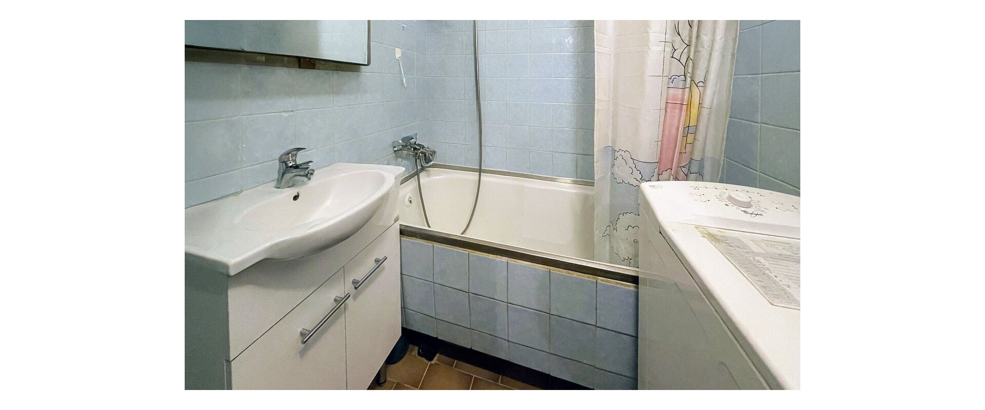 REZERVOVANÝ! Predaj: Priestranný 4-izbový Byt s Balkónom a Potenciálom na J. Hollého!