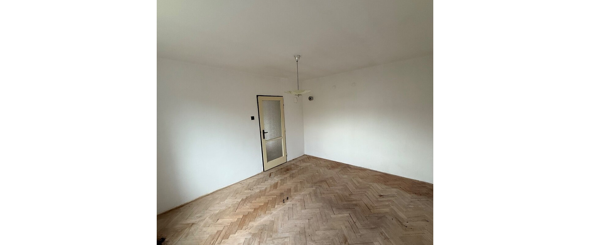 2-izbový byt pri Váhu, Hlohovec – A. Hlinku