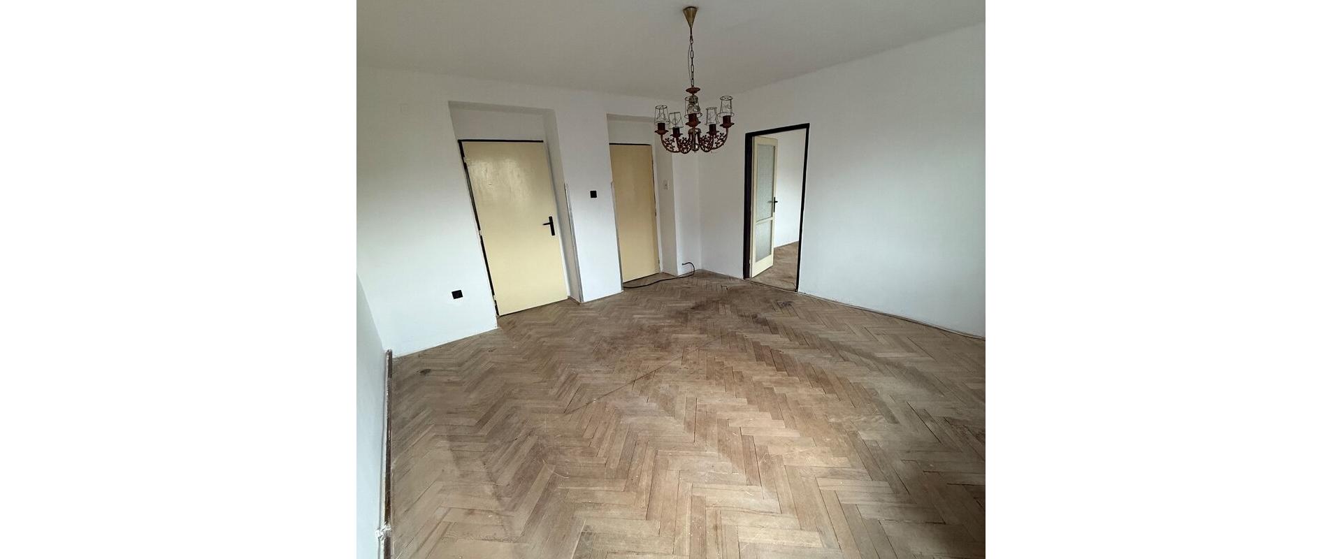 2-izbový byt pri Váhu, Hlohovec – A. Hlinku