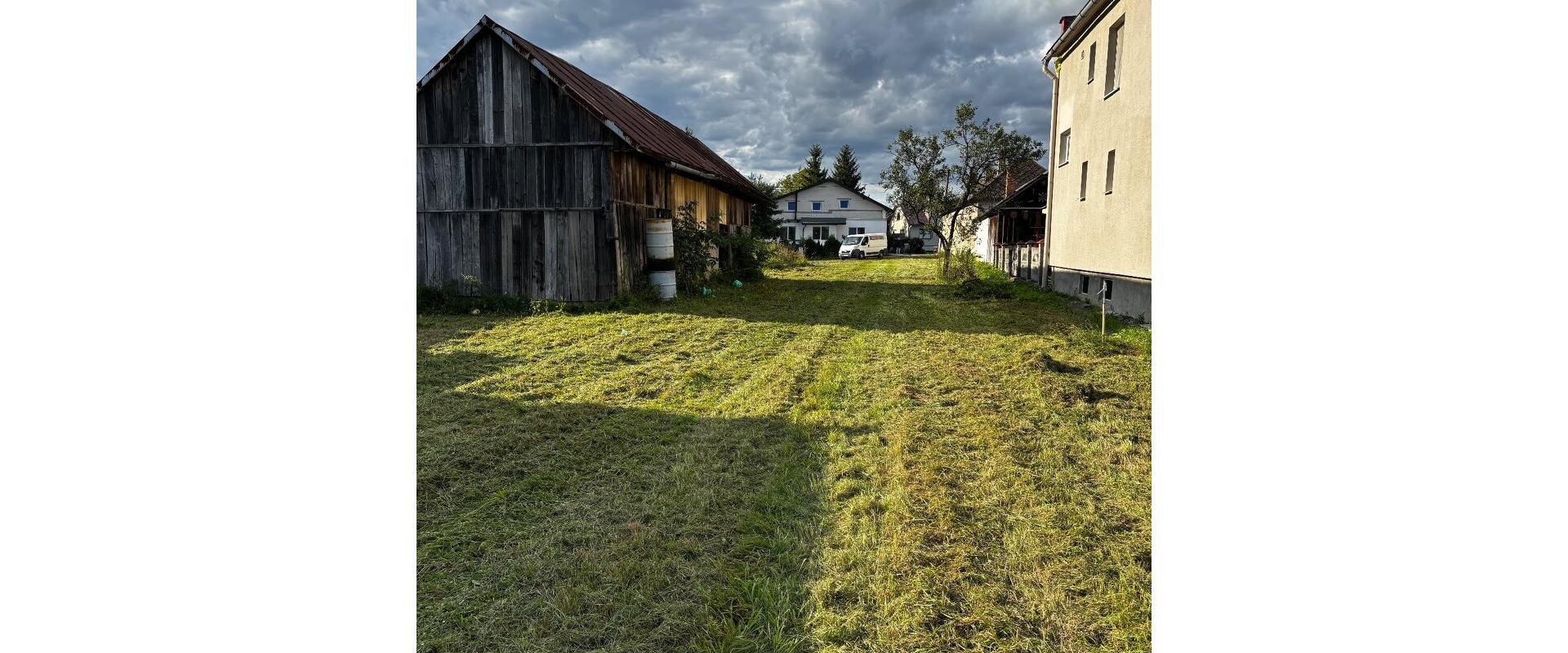 Na predaj stavebný pozemok s výmerou - 2 300 m² v tichej lokalite obce Tisinec.