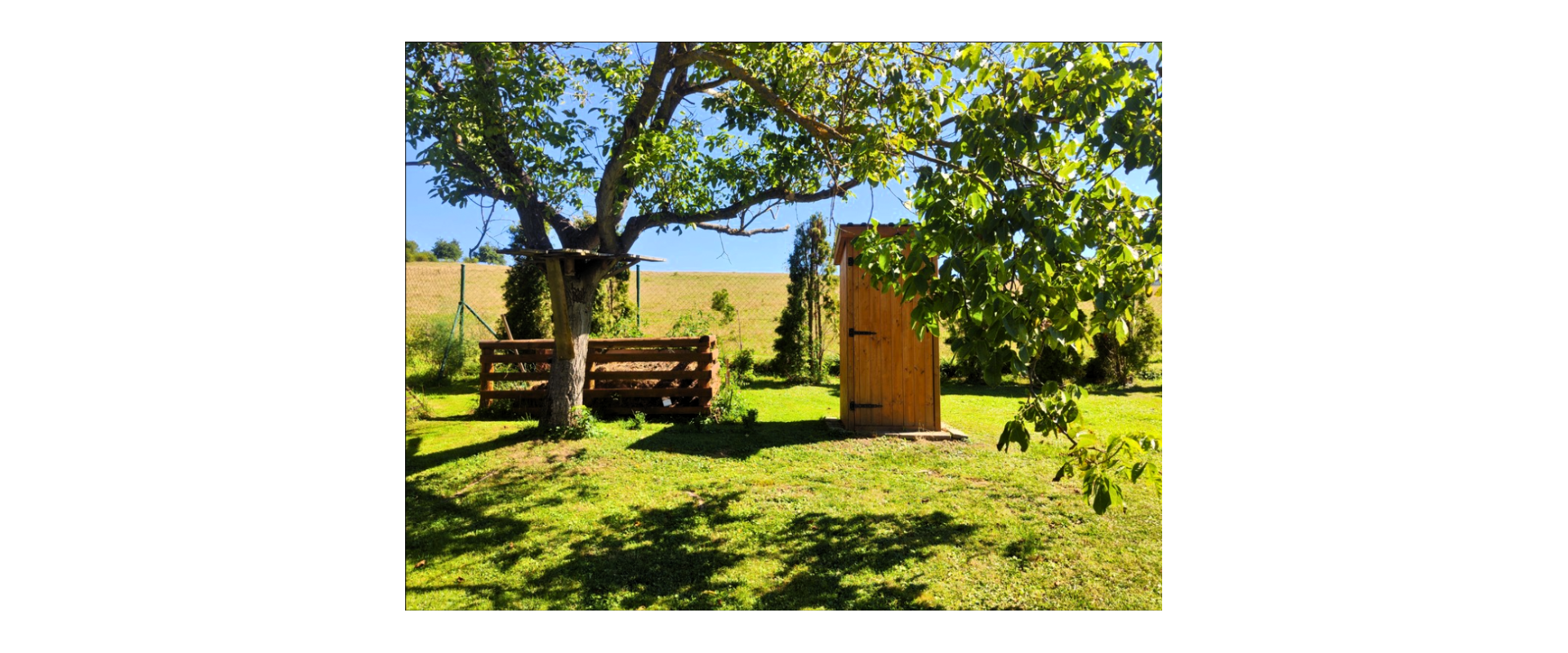 Na predaj drevenica s veľkým pozemkom - 1194 m² a bazénom v obci Miková