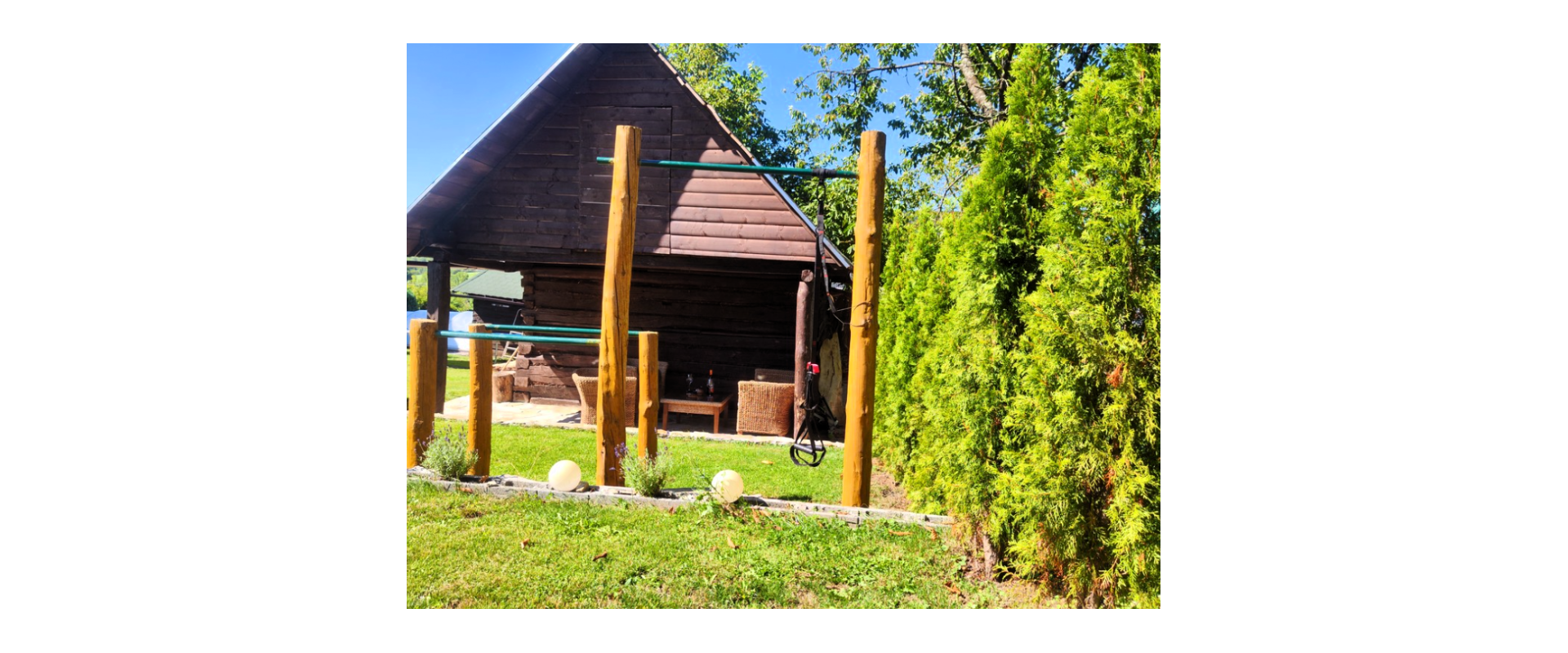 Na predaj drevenica s veľkým pozemkom - 1194 m² a bazénom v obci Miková