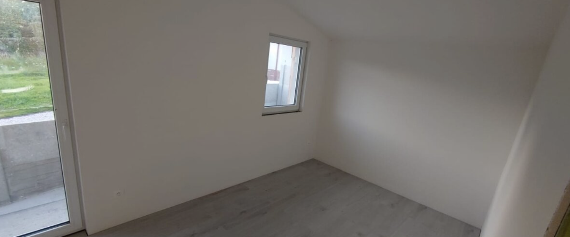 Dvojizbový holodom v Nitre na predaj s výhladom na Zobor