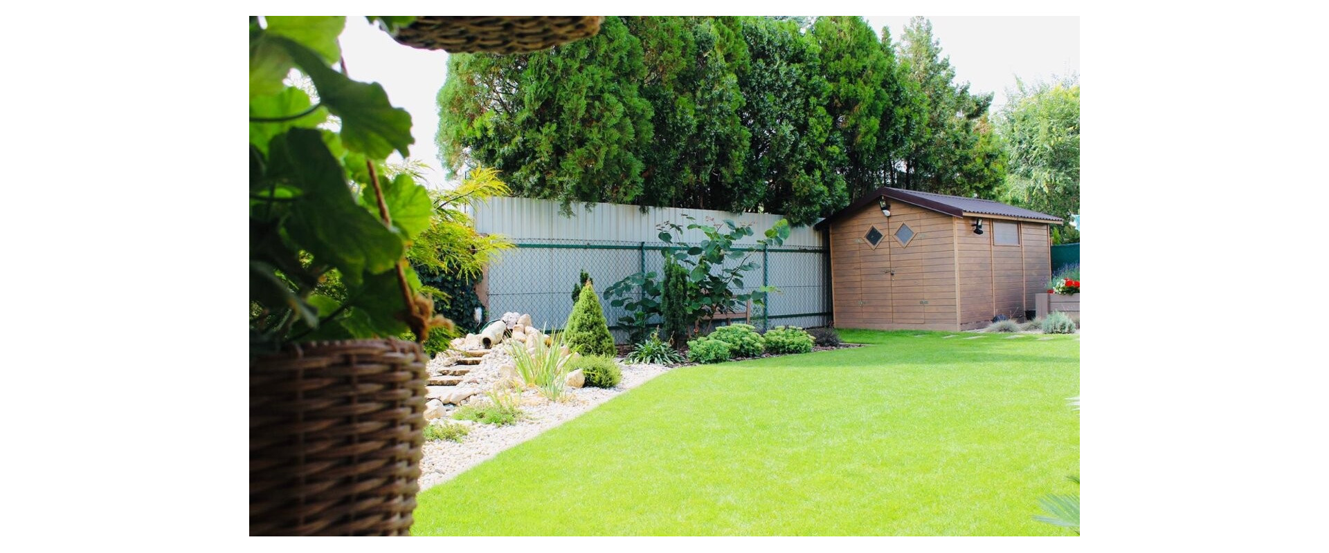 Prenájom - slnečný 2-izbový byt s veľkou terasou a záhradou