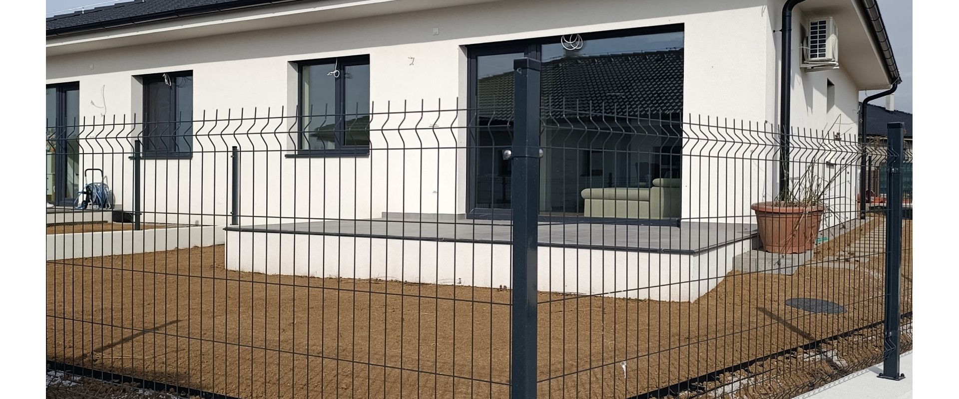 Kompletne zariadený rodinný dom v RED OAK – Červené Duby