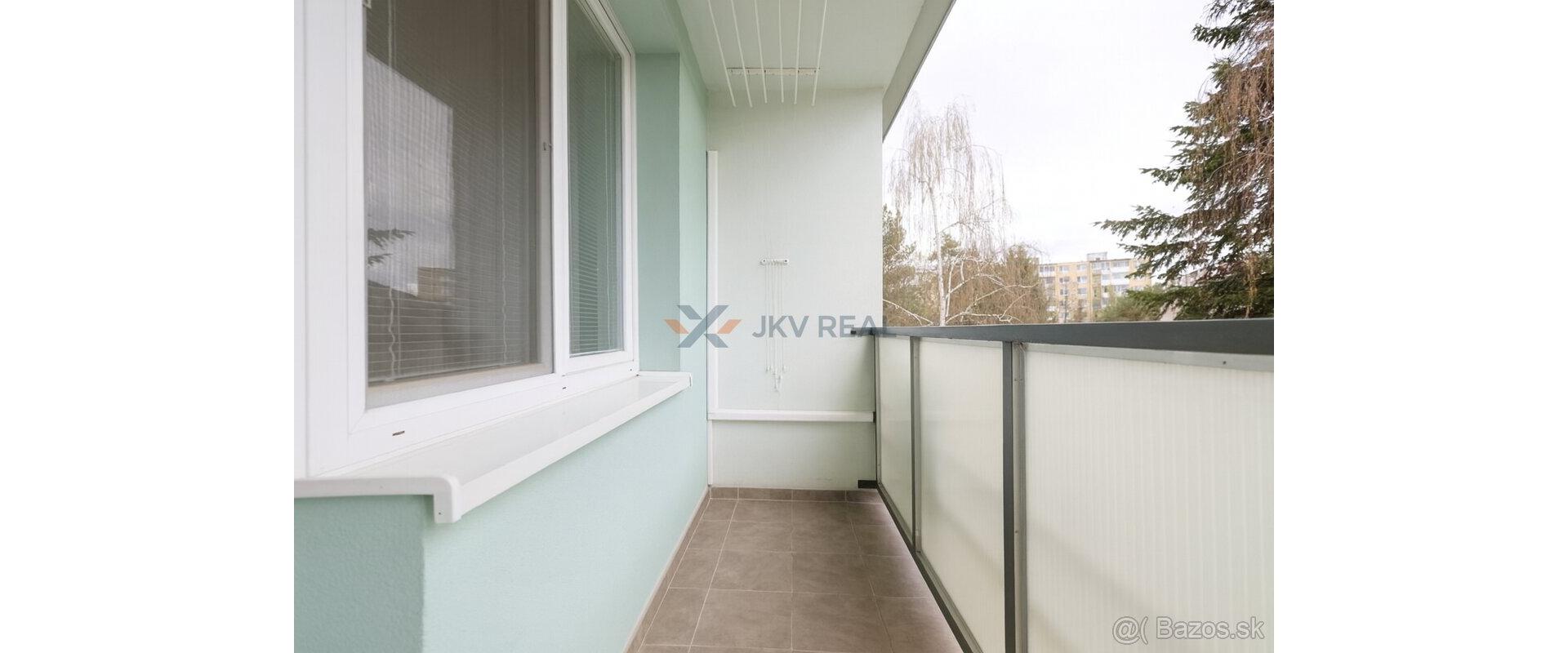 Exkluzívny Predaj: Štýlový 3-izbový Byt so Záhradkou a Balkónom v Michalovciach!