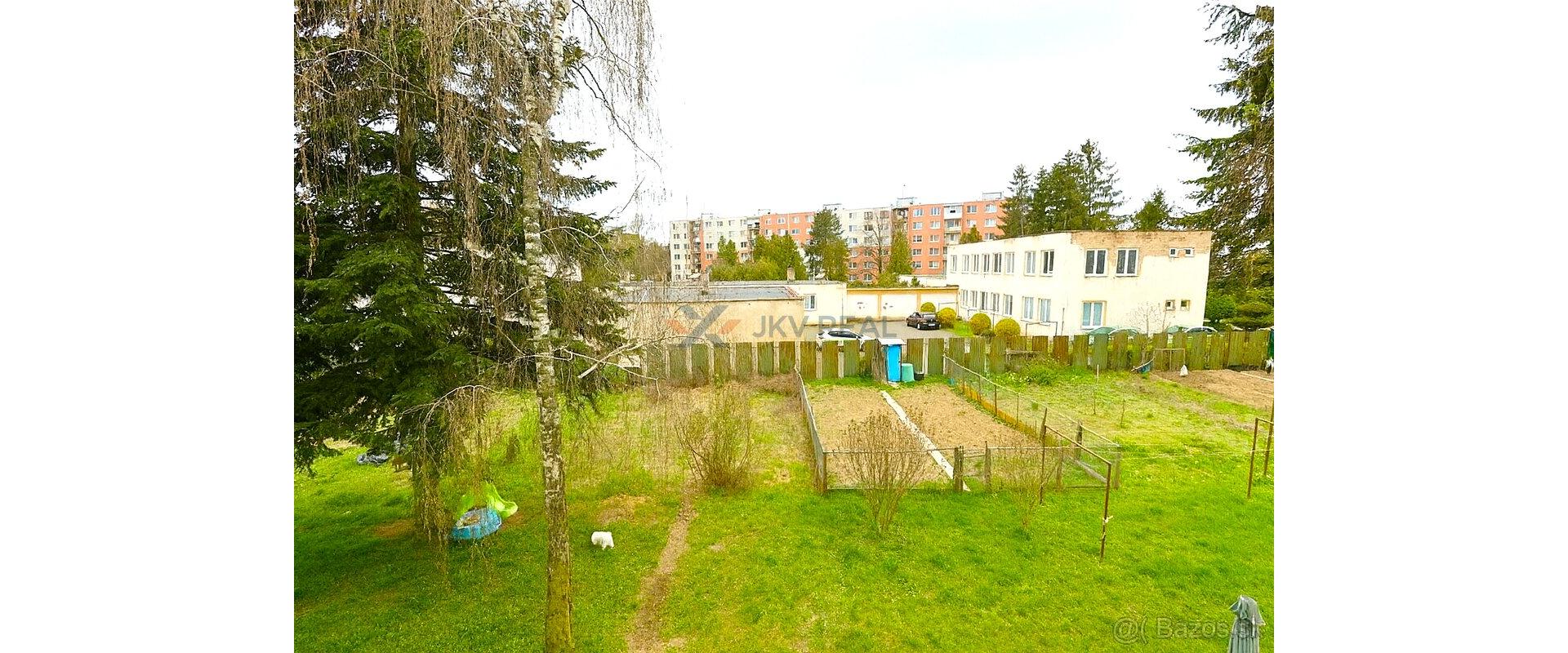 Exkluzívny Predaj: Štýlový 3-izbový Byt so Záhradkou a Balkónom v Michalovciach!