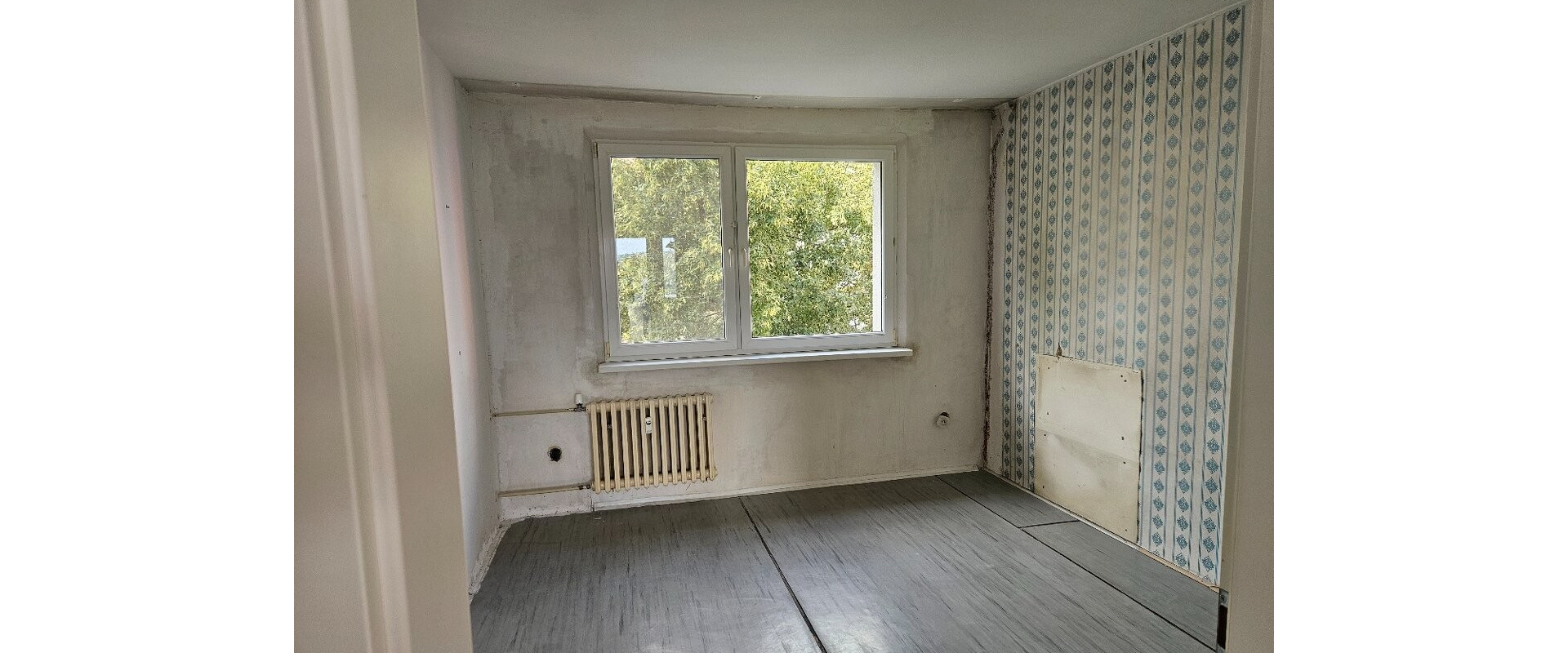 Ponúkame na predaj 4-izbový byt v pôvodnom stave - Dúbravka