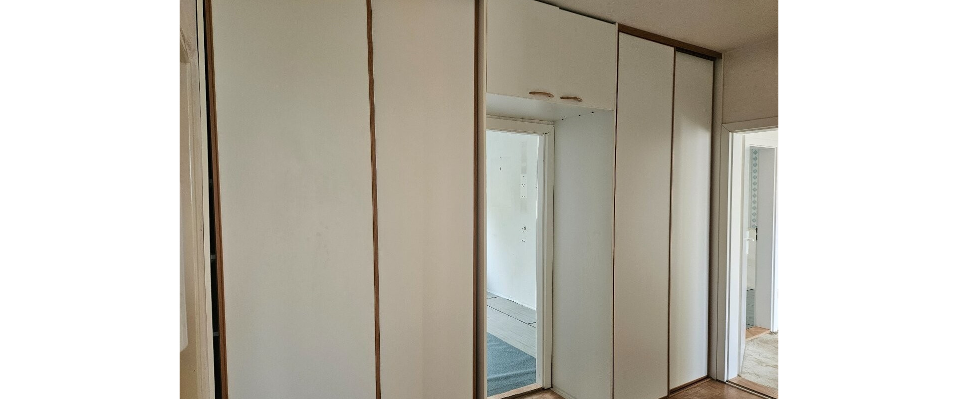 Ponúkame na predaj 4-izbový byt v pôvodnom stave - Dúbravka