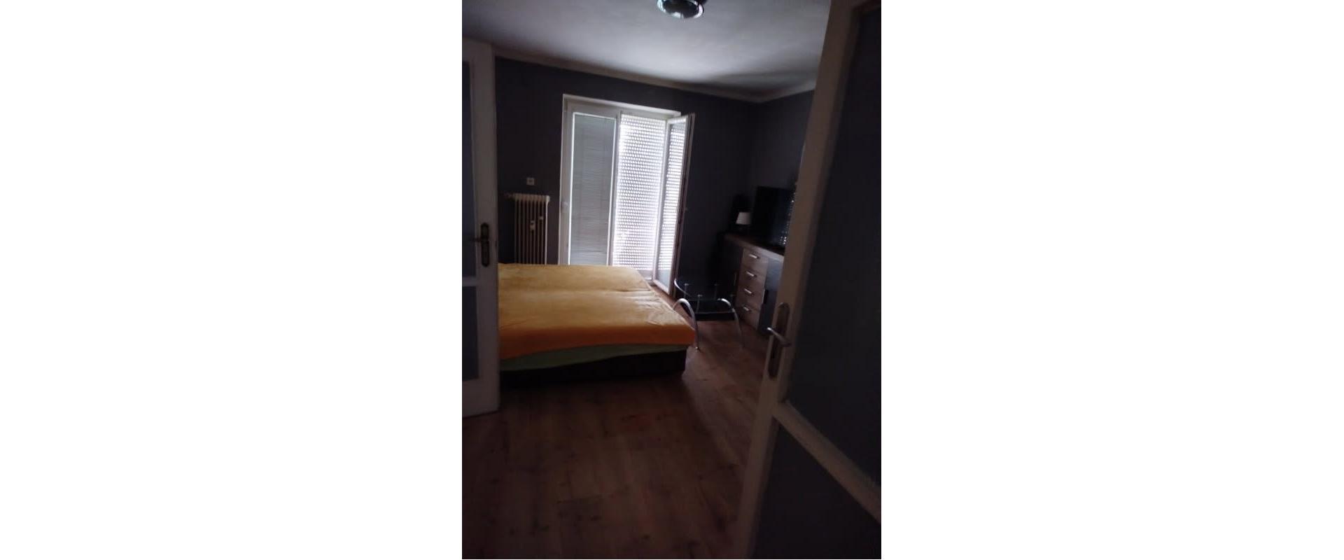 Prenájom 2-izbový byt s balkónom - Svätoplukova ul. PRIEVIDZA