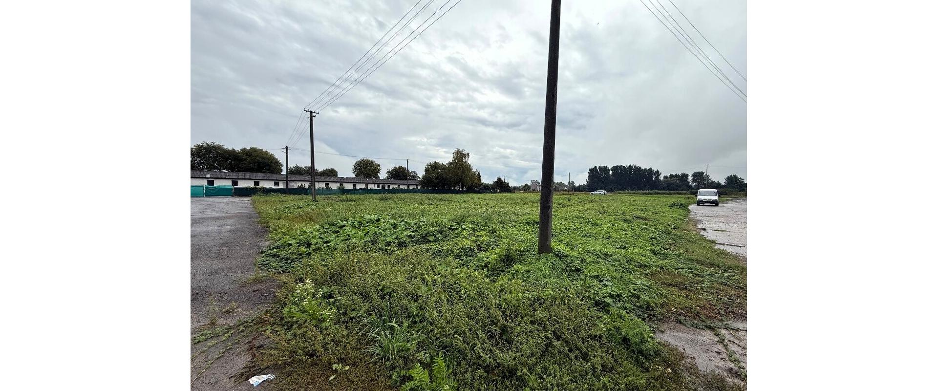 Na predaj priestranný pozemok – 3 000 m² / 2000 m²  v obci Čaklov