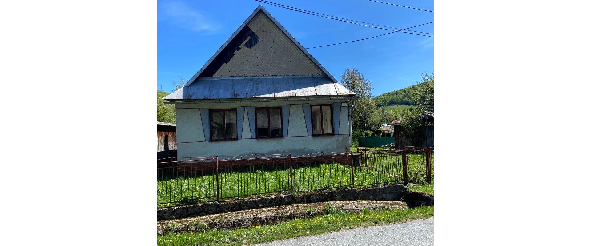 Na predaj 3 - izb. dom s verandou a záhradou – Krajná Porúbka