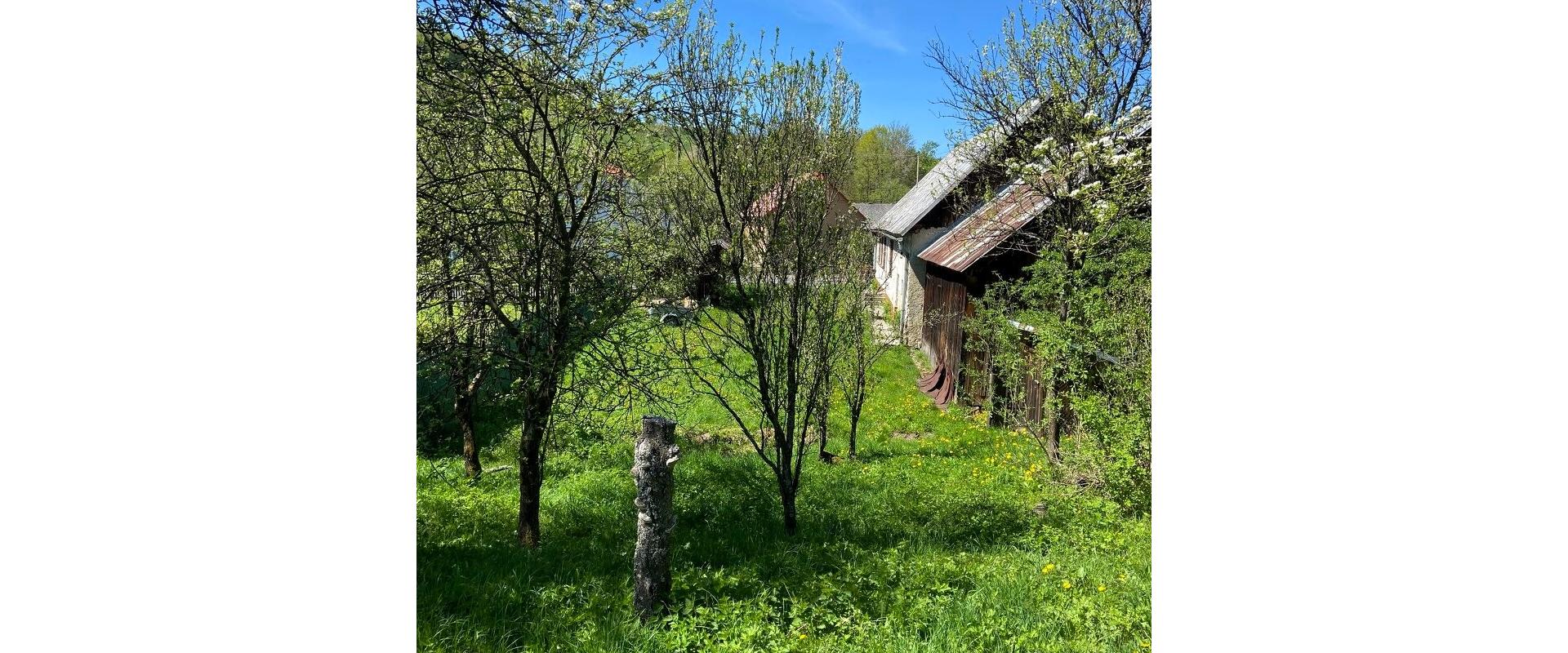 Na predaj 3 - izb. dom s verandou a záhradou – Krajná Porúbka