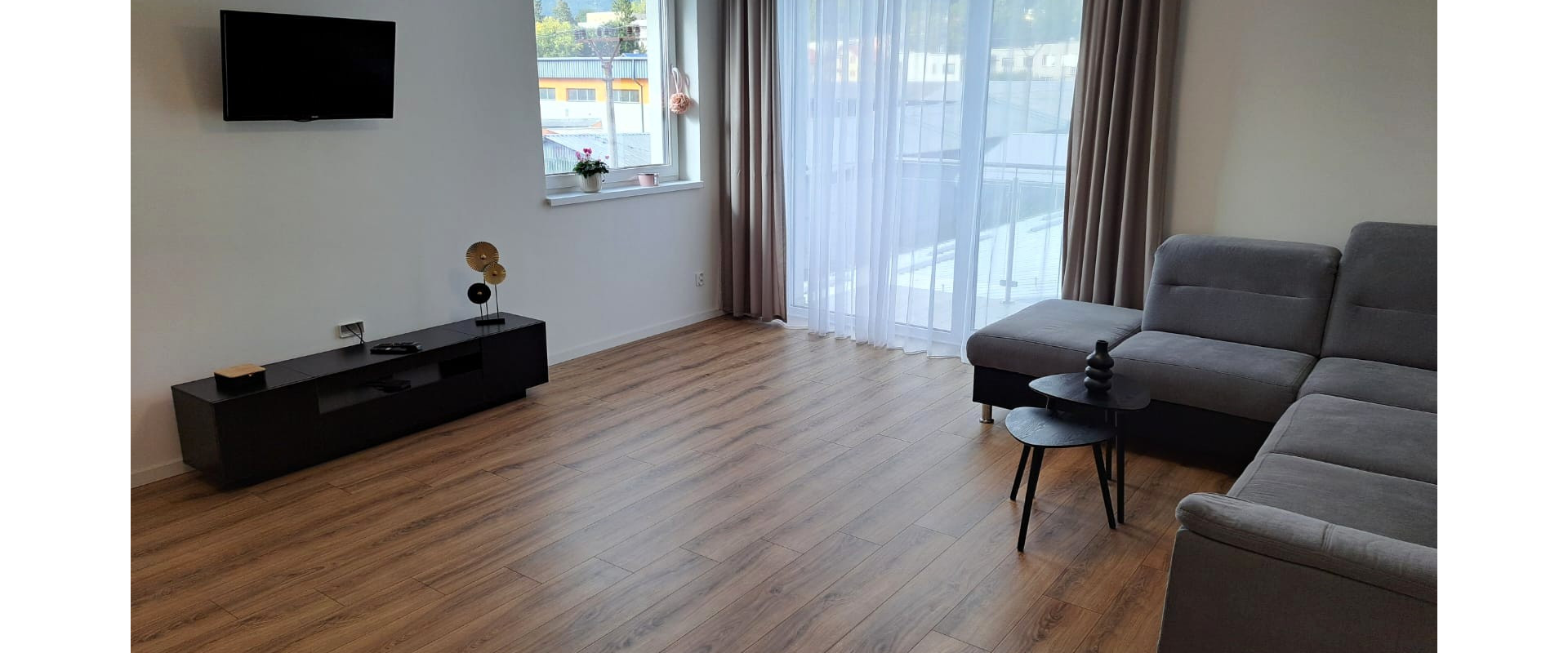 Na dlhodobý prenájom nadštandardný 2 - izb. byt - 59 m² s balkónom vo Svidníku.