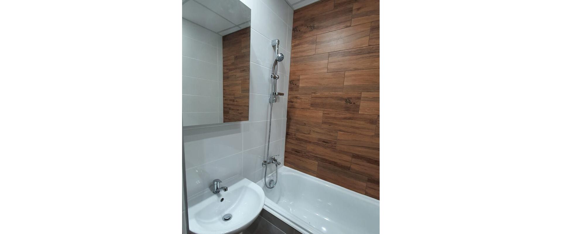 Slnečný kompletne zrekonštruovaný 2 izbový byt blízko centra