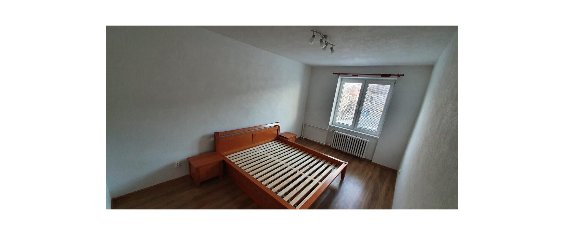 Slnečný kompletne zrekonštruovaný 2 izbový byt blízko centra