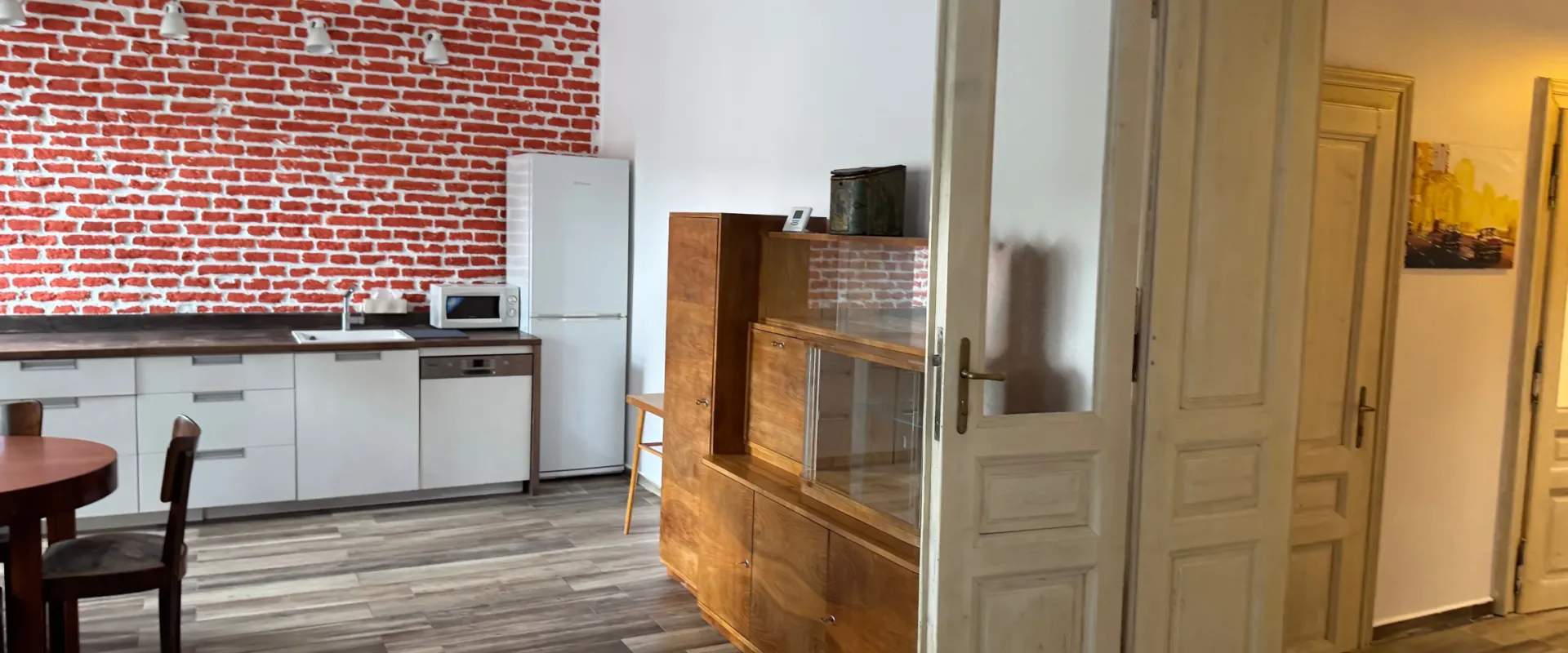 Na prenájom exkluzívny 2-izbový byt v historickom centre Nitry