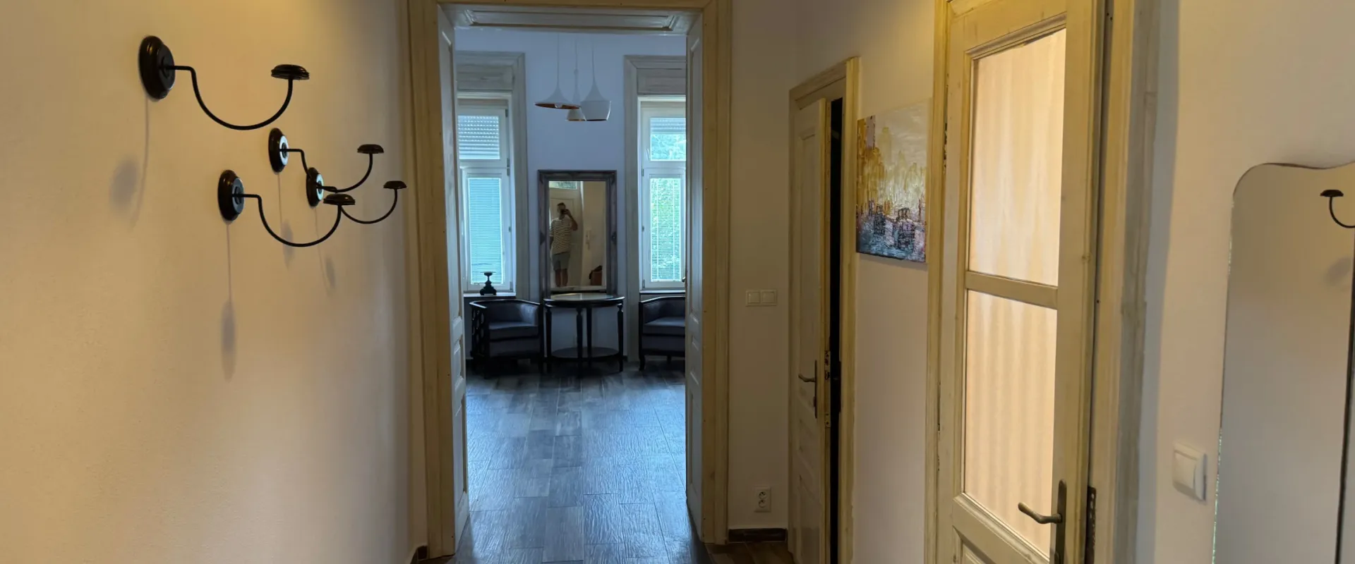 Na prenájom exkluzívny 2-izbový byt v historickom centre Nitry