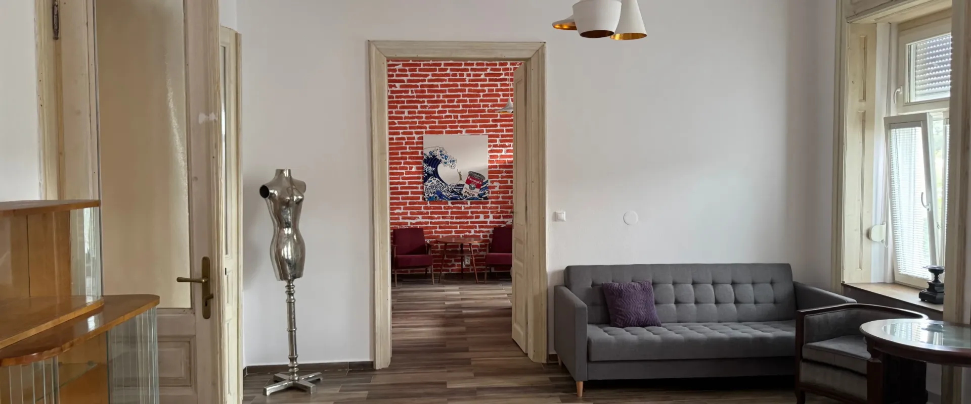 Na prenájom exkluzívny 2-izbový byt v historickom centre Nitry