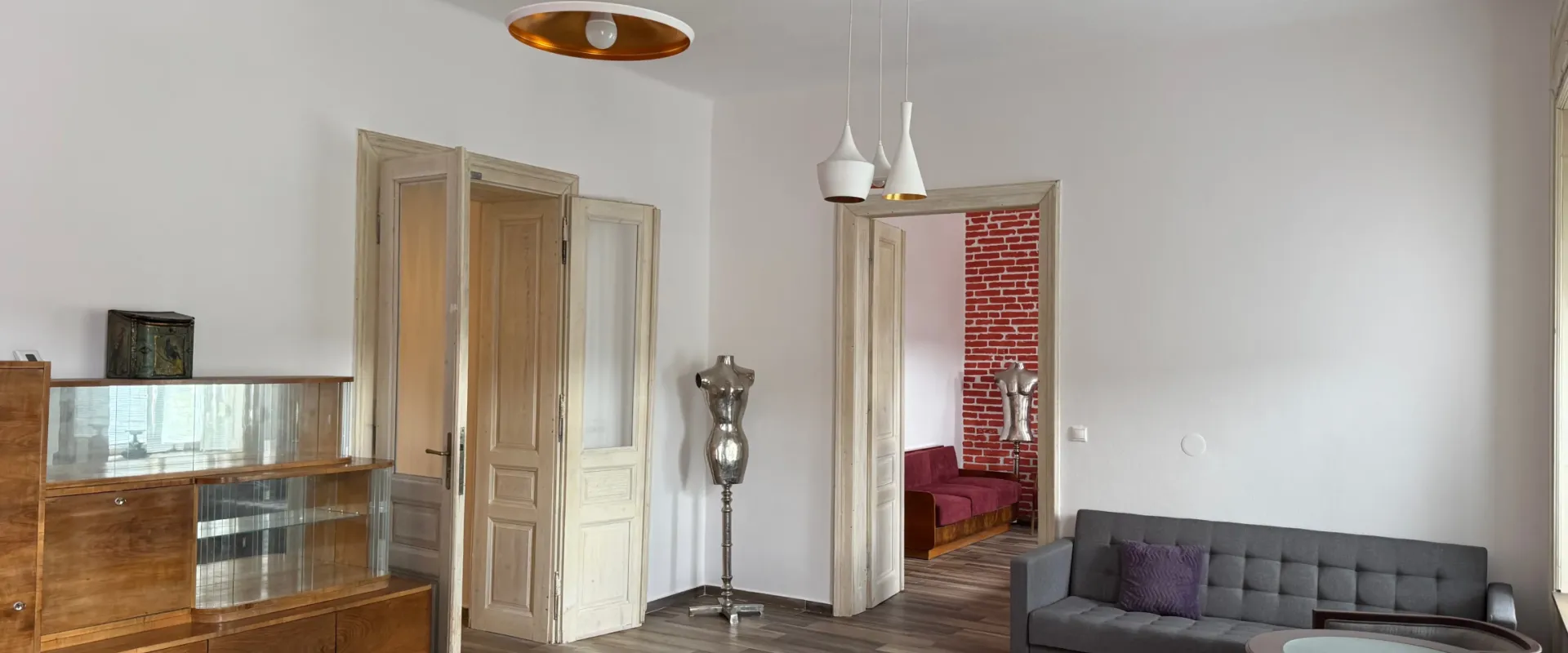 Na prenájom exkluzívny 2-izbový byt v historickom centre Nitry