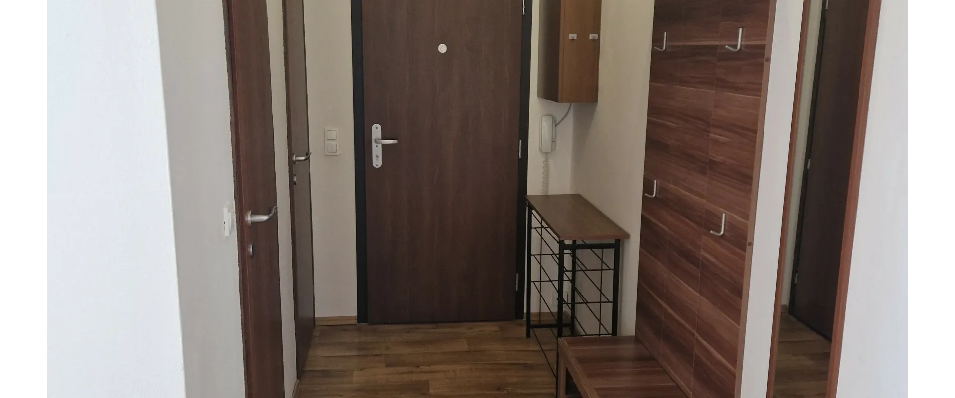 V centre mesta ponúkam 2-izbový byt na prenájom