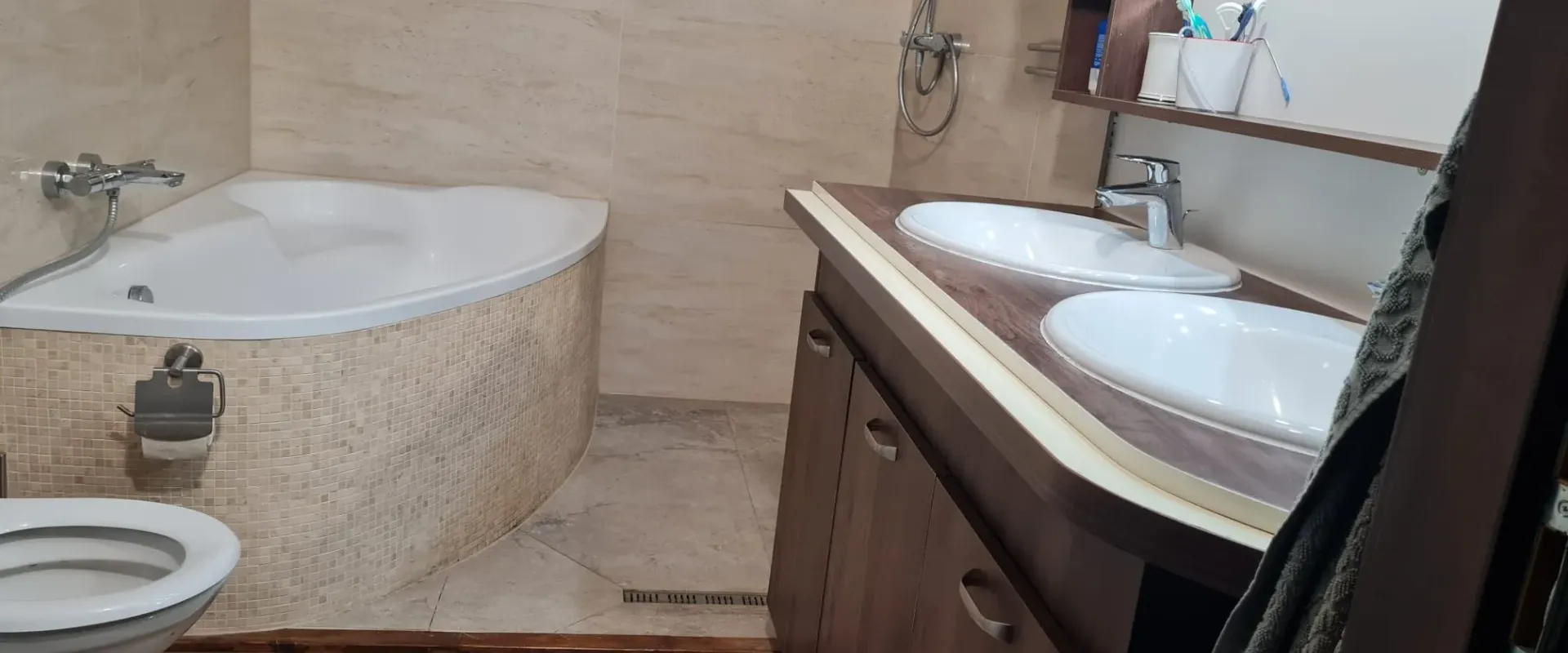 Na prenájom priestranný 3 izb. byt so záhradkou