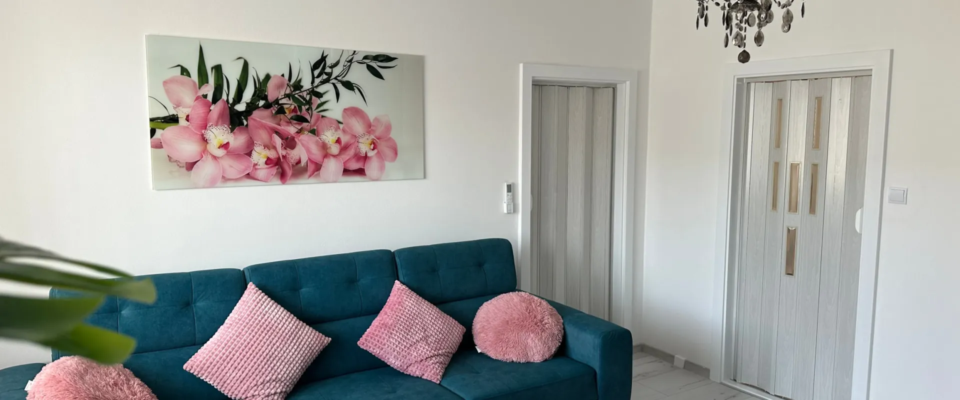 Na prenájom luxusný krásny 2-izbový byt, Viničky